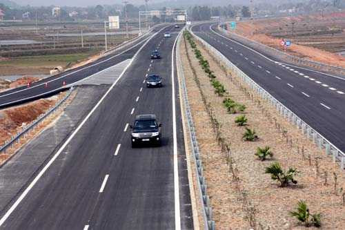 Một đoạn đường cao tốc Nội Bài - Lào Cai qua Vĩnh Phúc 