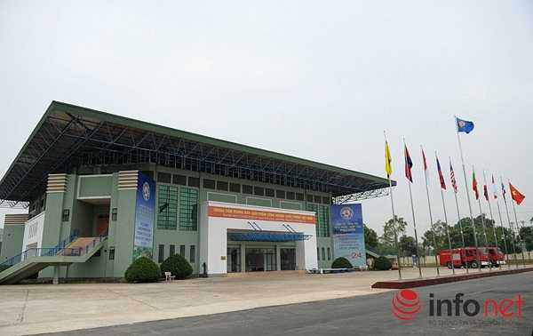 Trong khuôn viên trường bắn còn có nhà thi đấu thể thao, trưng bày triển lãm... (Theo Infonet)