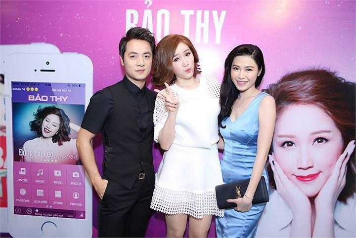 Nhân kỷ niệm 1 năm ngày cưới của họ, những người bạn thân thiết cũng dành những lời chúc tốt đẹp cho họ.