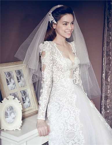 Hồ Ngọc Hà nổi bật với nét cổ điển, vintage.