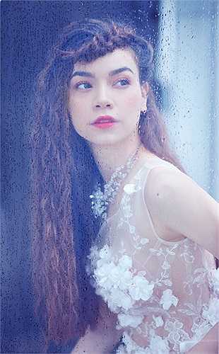 Còn đây là bộ ảnh Hồ Ngọc Hà chụp vào năm 2012