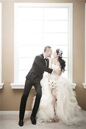 Quỳnh Nga thực sự đang rất hạnh phúc trong vòng tay của người chồng sắp cưới.