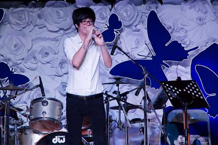 Số tiền được chia ra giúp đỡ các nghệ sỹ trong lần này: Nam người mẫu Duy Nhân: 200 triệu đồng, nhạc sỹ Nguyễn Văn Tý: 50 triệu đồng, nghệ sỹ cải lương Trang Thanh Xuân: 35 triệu đồng, nghệ sỹ kịch nói Long Hải: 15 triệu đồng