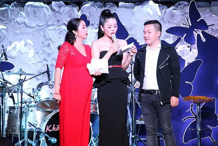 Chia sẻ về niềm hạnh phúc được làm công việc giúp đỡ phần nào cho các nghệ sỹ nghèo, ca sỹ Lệ Quyên nói: 'Đêm nay có lẽ là một trong những đêm hạnh phúc nhất và thật ý nghĩa khi Quyên cùng các anh chị đồng nghiệp đã làm được một việc ý nghĩa như thế này. Chương trình đã thành công vượt ngoài mong đợi nhờ sự chung tay góp sức của các anh chị em nghệ sĩ và khán giả. Cầu chúc mọi điều tốt đẹp sẽ luôn đến với các nghệ sỹ đang gặp khó khăn cũng như tất cả khán giả.'