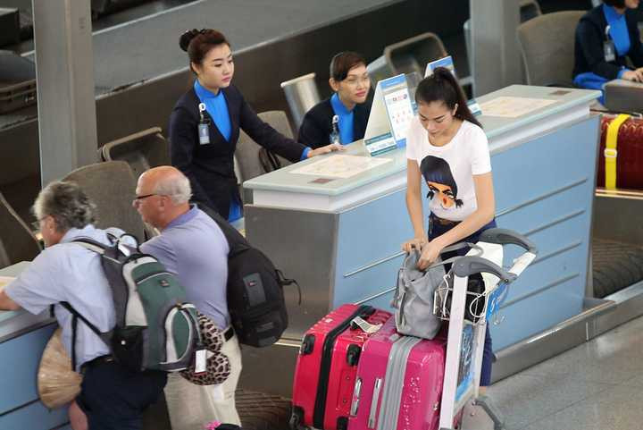 Trước đó, Lệ Hằng đã tích cực rèn luyện hình thể và thực hiện chế độ ăn uống để giảm được gần 8kg để lên đường đi thi.