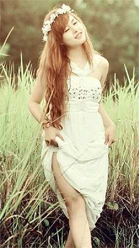 Dù chỉ sở hữu chiều cao 1m63, Mai Tố Mỹ vẫn thu hút những người đối diện nhờ gương mặt khả ái.