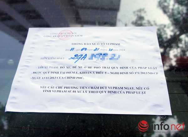 Hàng loạt ô tô 'đại náo' vỉa hè bị công an 'sờ gáy'