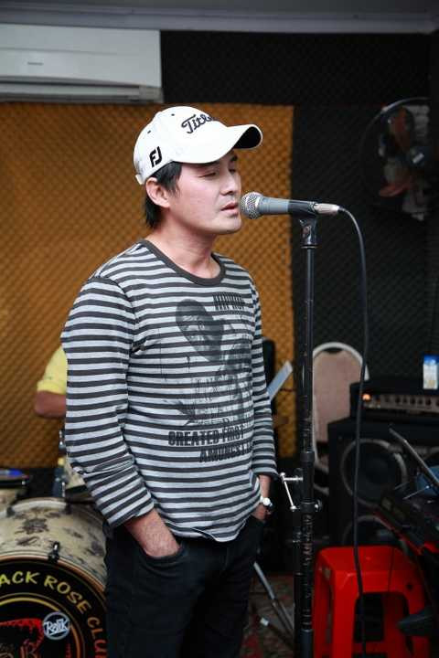 Đêm nhạc Tình khúc Bolero sẽ diễn ra vào lúc 20h ngày 22/11/2014 tại Nhà hát Hoà Bình. Chương trình do Trung tâm truyền hình Việt Nam tại TP. HCM VTV9 và Jet studio phối hợp thực được truyền hình trực tiếp trên VTV9, tiếp sóng trên VTV Huế, VTV Phú Yên - Đài truyền hình Việt Nam, Đài  Phát thanh Truyền hình Đà Nẵng, Đài  Phát thanh Truyền hình Lâm Đồng