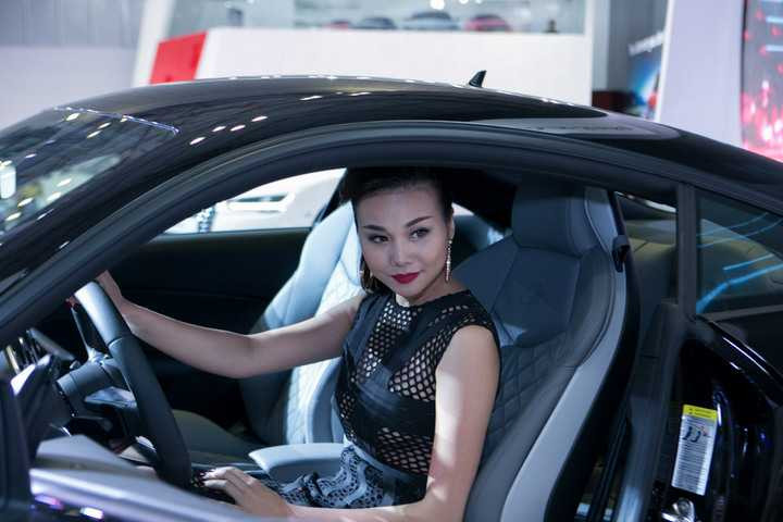 Vừa hoàn thành xong bộ phim “Siêu nhân X”, Thanh Hằng tập trung cho công việc chụp hình, quay quảng cáo, đại sứ cho thương hiệu thời trang nổi tiếng Salvatore và vai trò ban giám khảo của một cuộc thi thiết kế thời trang.