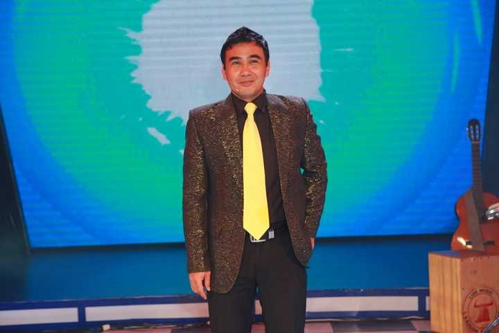 MC Quyền Linh gắn bó với gameshow Gia đình tài tử