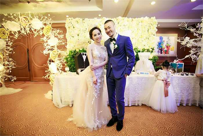 Quỳnh Nga và Doãn Tuấn thay bộ trang phục thứ 2 trong đám cưới.