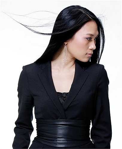 Vào cuối năm 2006, Mỹ Tâm tạo cú hích cho sự nghiệp của mình bằng album Vút bay hợp tác với ê-kíp Hàn Quốc. Vợ chồng diva Mỹ Linh đánh giá cao sự chuyển hướng thông minh của nữ ca sĩ trẻ khi không “ngủ quên trong chiến thắng” đồng thời khẳng định Mỹ Tâm xứng đáng kế thừa trở thành diva lớp kế cận. Sau đó, album Trở lại với dòng nhạc pop ballad cũng giúp Hoạ mi tóc nâu khẳng định thêm vị trí của mình trong làng nhạc.