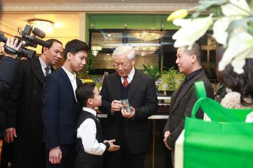 Tổng Bí thư Nguyễn Phú Trọng gặp mặt người Việt tại Nga