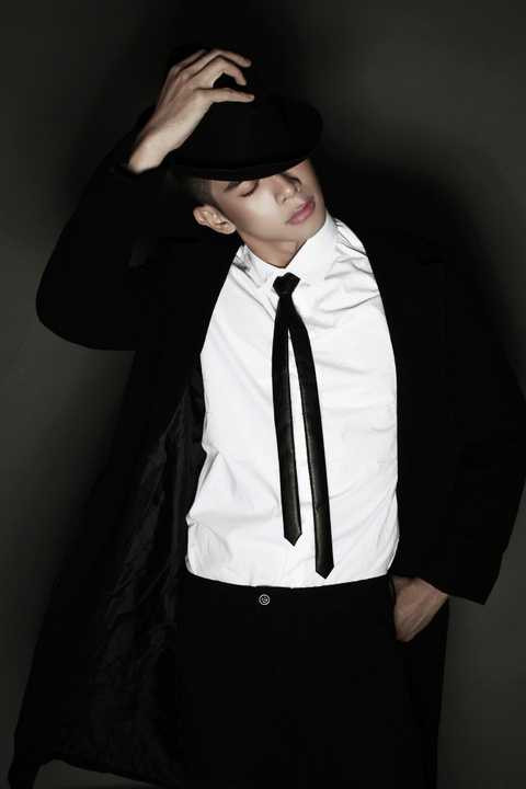 Sau cuộc thi Bước Nhảy Hoàn Vũ 2013, “hotboy nổi loạn” nhận được nhiều sự yêu mến của khán giả, bởi ở Hồ Vĩnh Khoa khán giả thấy được sự cố gắng hết mình vì công việc.