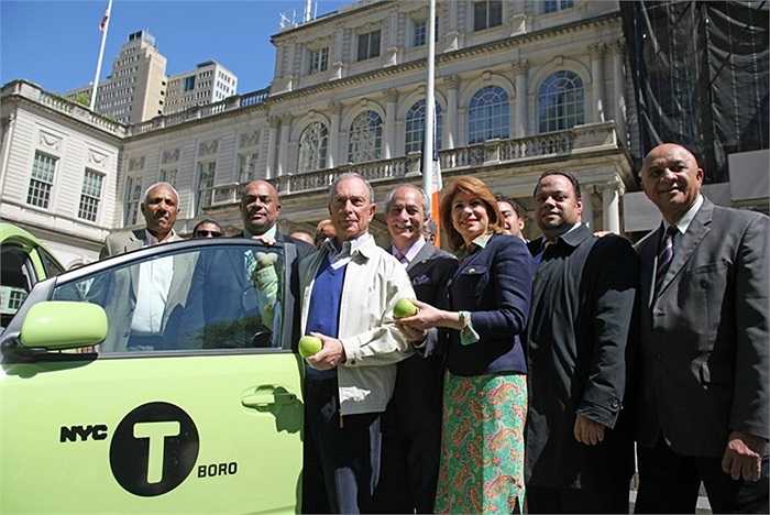 Ở ngoại ô New York, người dân thích sử dụng màu sắc của những quả táo xanh làm màu chủ đạo cho những chiếc taxi của họ trong một vài năm trở lại đây. Những chiếc xe 'xanh' (xe điện, hybrid) cũng đắt hàng hơn.