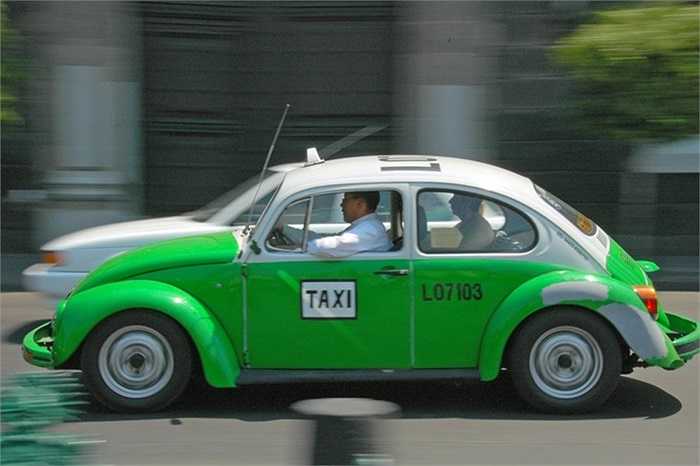 Thành phố Mexico City (Mexico): Bạn có thể tìm thấy những mẫu xe VW Beetle đời đầu đầy ấn tượng, được sử dụng làm dịch vụ taxi trên khắp các con đường trong thành phố.