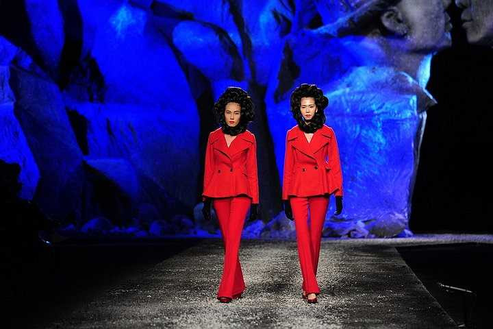 Cùng ngắm những thiết kế của Đỗ Mạnh Cường trong bộ sưu tập Thu Đông 2015: