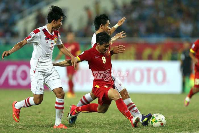 Công Vinh tặng quà sinh nhật cho vợ