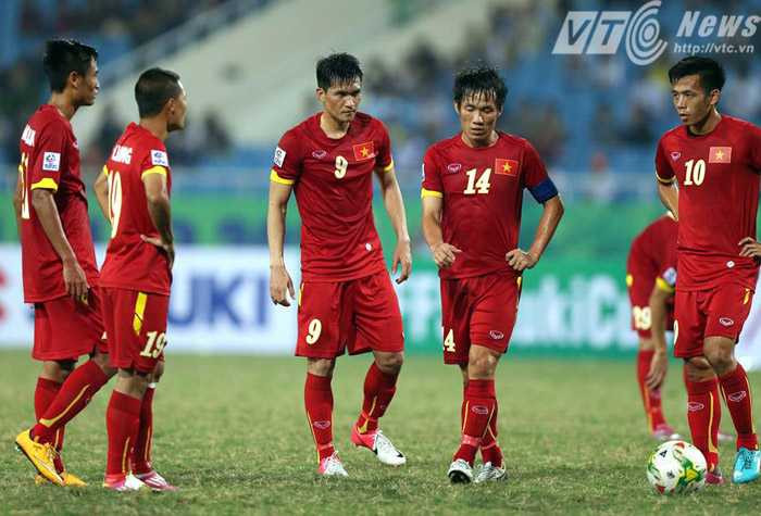 Công Vinh là ông chủ trên hàng công (Ảnh: Quang Minh)