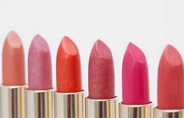 Giáo sư Katharine Hammond, chuyên gia về khoa học sức khỏe môi trường cho biết: 'Việc tìm ra những kim loại trong son môi không phải là vấn đề, quan trọng là nồng độ các kim loại đó. Một số kim loại độc hại đang vượt quá mức độ và có thể ảnh hưởng đến sức khỏe khi sử dụng trong thời gian dài'