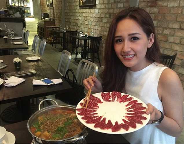 Địa chỉ: Quán cơm Bụi - 17A Ngô Văn Năm, quận 1. Quán bán từ 7h đến 23h hằng ngày. Món ăn ở quán có giá từ 30.000 đồng đến 120.000 đồng.