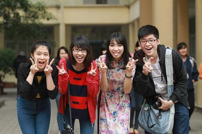 Khoảnh khắc nhí nhố cùng bạn bè