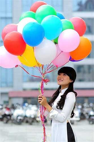 Chi Hoa đã từng một thời gây sốt bởi vẻ ngoài cá tính và khả năng nhảy hiphop cực kool. 