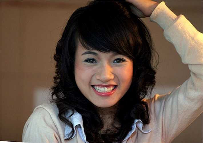 Năm 2012, Chi Hoa cũng gây ấn tượng tại cuộc thi Miss Travel tuy không giành giải cao.