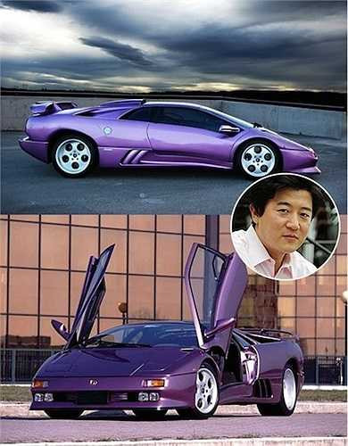 Đứng đầu trong danh sách những siêu xe đắt giá là chiếc Lamborghini Diablo VT 6.0 Special Edition Purple có giá lên tới 1 triệu USD của nam diễn viên gạo cội Park Sang Min