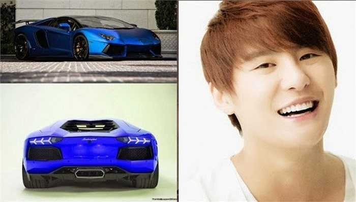 Thành viên Xiah Junsu không kém cạnh với chiếc Lamborghini Aventador màu xanh có giá vào khoảng 500.000 USD