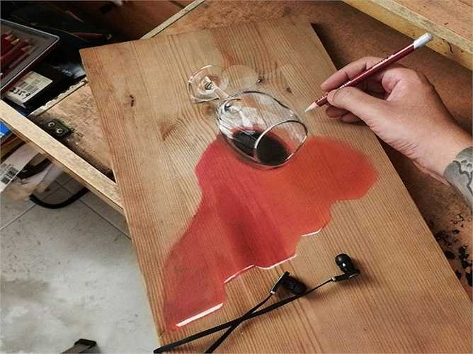 Hình ảnh ly rượu bị đổ