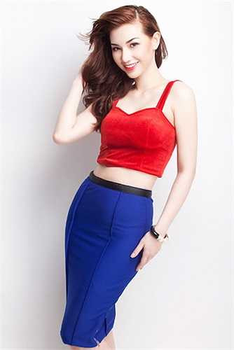 Gần đây, sự tái xuất của người đẹp đã khiến nhiều người ngỡ ngàng bởi nhan sắc mặn mà dù đã sinh một cậu con trai kháu khỉnh. 