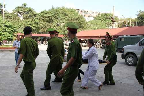 Tòa cách ly 'bầu' Kiên để thẩm vấn các bị cáo khác