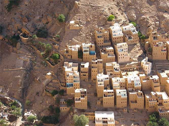 Thị trấn nhỏ Wadi Dawan tại Yemen nằm giữa sa mạc và được xây lên từ bùn đất.