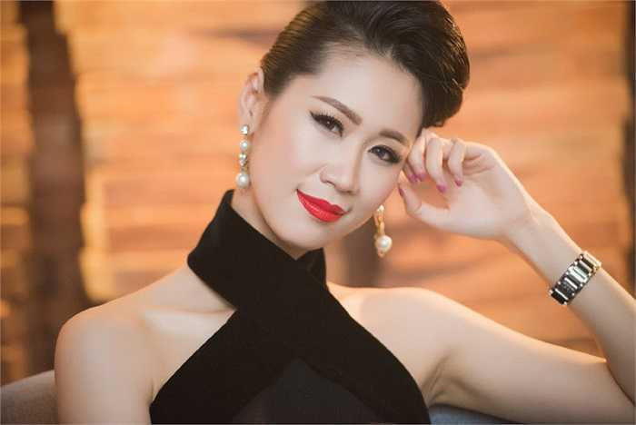 Thời gian gần đây, Dương Thùy Linh ít tham gia các hoạt động trong showbiz, cô tập trung thời gian cho gia đình.