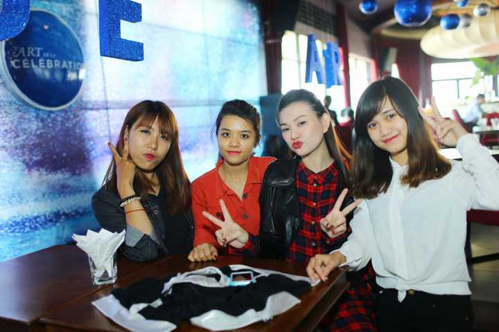 Vừa qua, vào ngày 29/10, Thu Thủy chính thức lên xe hoa cùng người bạn trai đã gắn bó bên cô suốt 12 năm.