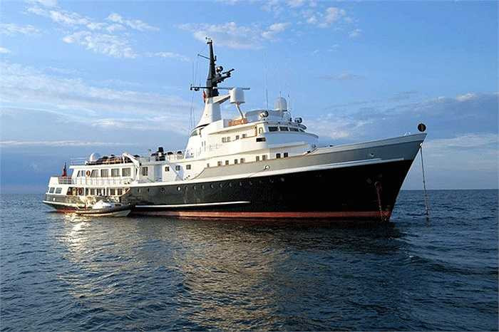 Cũng trong năm 2012, Itasca phong cách cổ điển trị giá hơn 18,7 triệu USD cập cảng Đà Nẵng. Trong chuyến du lịch vòng quanh châu Á, các thuyền trưởng và hành khách đã chọn thăm quan Việt Nam 3 ngày. 