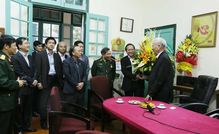 Bộ TT&TT thăm và chúc thọ Đại tướng Lê Đức Anh