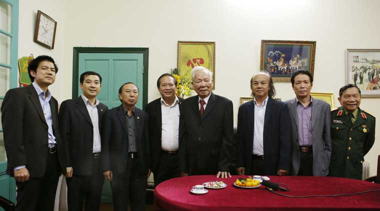 Bộ TT&TT thăm và chúc thọ Đại tướng Lê Đức Anh