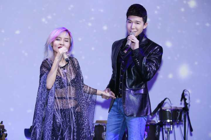 Nathan Lee vui vẻ chia sẻ anh vẫn giữ nguyên những cảm xúc ngày nào mới gặp Mai Khôi, “người đàn bà hát” đầy đam mê mà anh luôn quan tâm và yêu mến. 