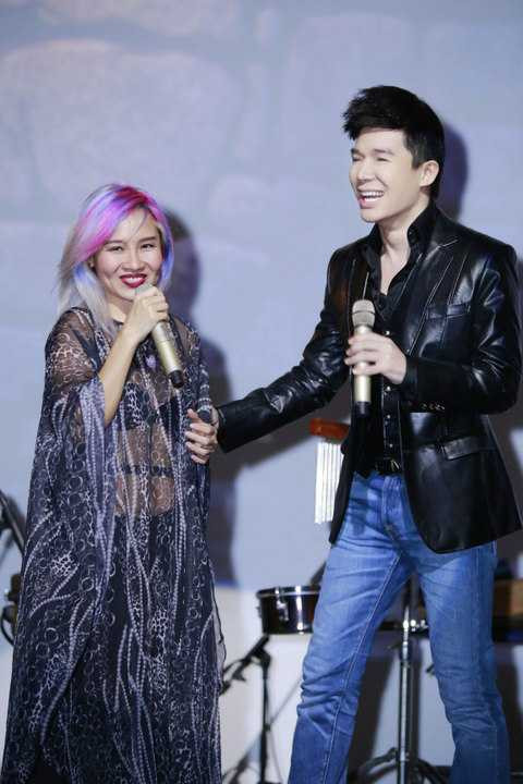 Chính Mai Khôi đã giới thiệu Đồng Lan với Nathan Lee và anh cũng luôn dành tình cảm cho cô gái tóc xù rất cá tính này.