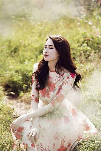 Cùng ngắm nhìn Thu Thảo khoe vẻ đẹp mong manh tựa khói sương: