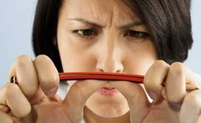 Đá thúng đụng nia: Một số nghiên cứu cho thấy trút sự tức giận bằng các hành động trên không chỉ làm gia tăng sự nóng giận vào thời điểm đó mà còn gây hại đến tim và có nhiều khả năng tạo thành những hành vi hung hăng hơn trong tương lai.