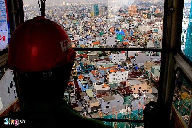 Sau khi đã thuần thục sẽ tập lái, thường sau một năm tay nghề sẽ vững vàng.