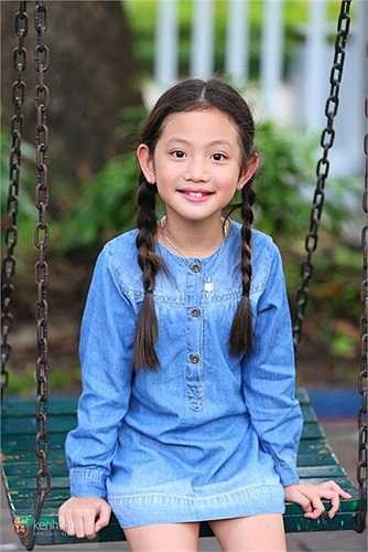 Nhiều người thắc mắc vì sao Phương Vy có thể tạo dáng chụp ảnh tự nhiên và trông rất 'nghề' như thế.