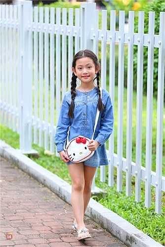 Phương Vy rất nhí nhảnh, đáng yêu.