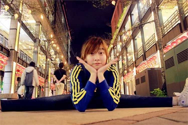 Phong thái tự tin, cách chơi trống điêu luyện mê hoặc giúp Tiểu Bạch có tới 400.000 người theo dõi trên trang Facebook cá nhân.