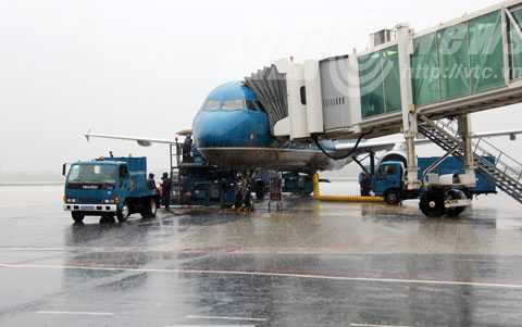 Mưa lớn, khách bay, hành khách, “tăng bo”, hủy chuyến, hàng không, Đà Nẵng, Phú Bài, Thừa Thiên Huế