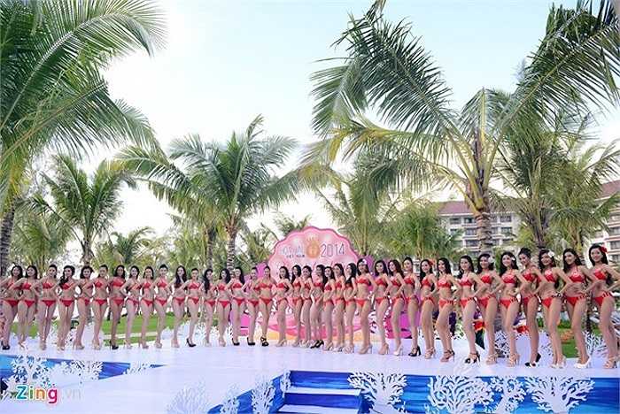 Ban giám khảo sẽ công bố chính thức giải Người đẹp biển vào đêm chung kết diễn ra vào ngày 6/12. Theo Zing