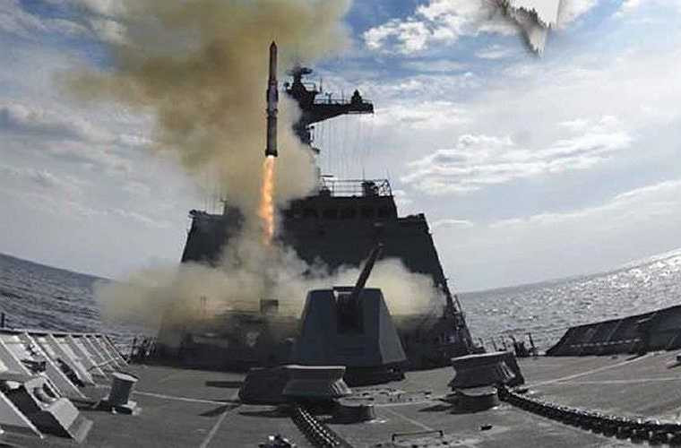 Năng lực chống ngầm của lớp Chungmugong Yi Sun-sin cũng rất đáng gờm với 2 bệ ngư lôi chống ngầm hạng nhẹ 324mm và đặc biệt là có thể có cả tên lửa chống ngầm tầm xa Hong Sang Eo (cá mập đỏ). 